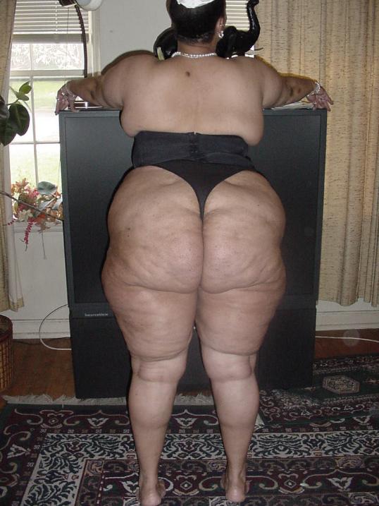 Big Black Fat Mamas Naked - Very big black mama shows her fat ass
